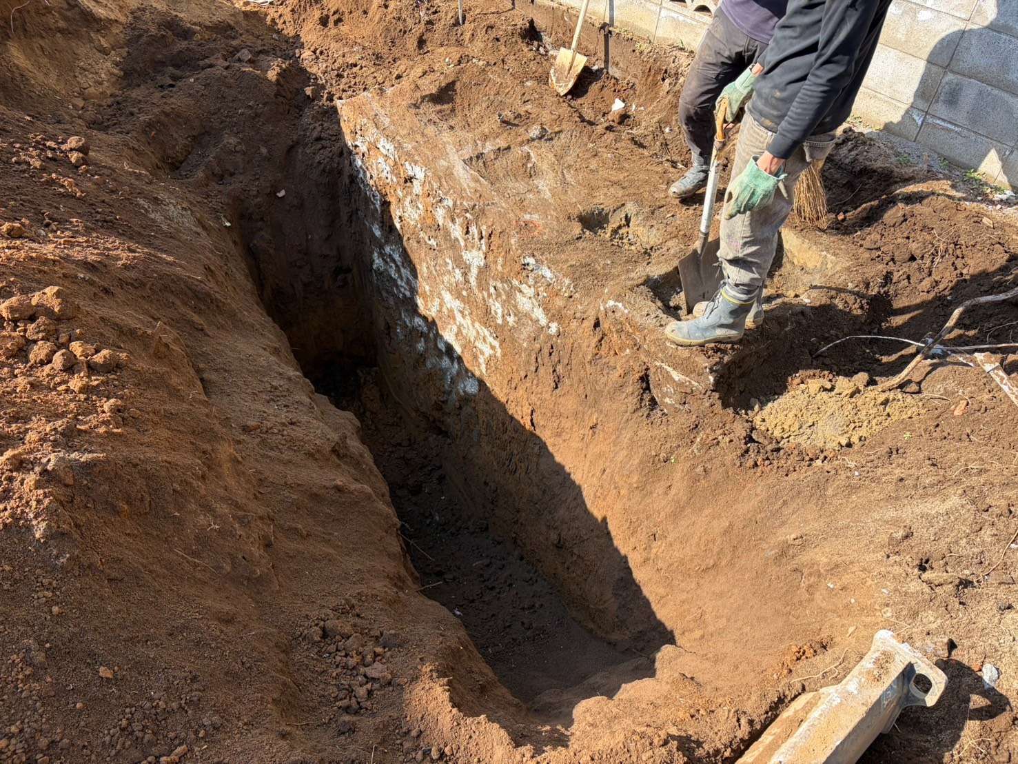 【業者選びの重要性】地中から予期せぬ「埋設物」が…！（世田谷区・木造解体工事レポート）